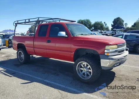 2001 Chevrolet Silverado K1500 z USA, uszkodzony, nr VIN 2GCEK19T311378032